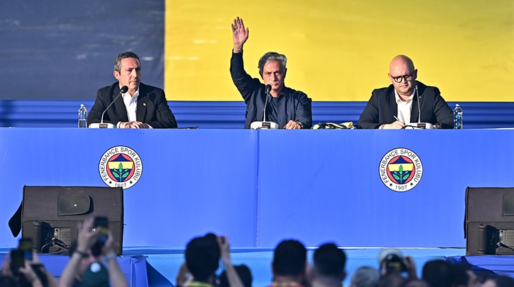 Jose Mourinho resmen Fenerbahçe'de