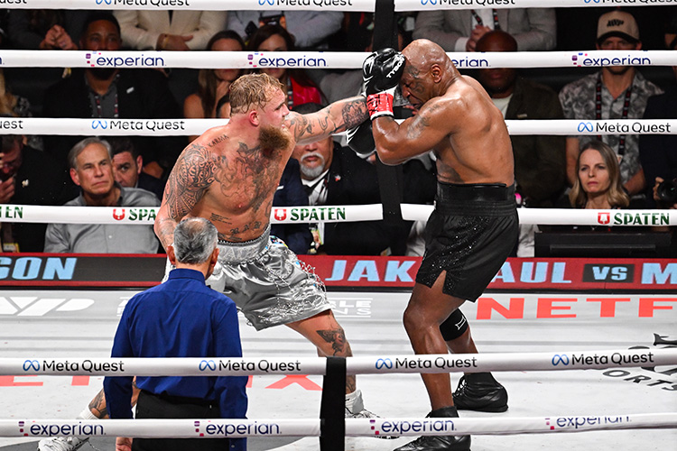 Jake Paul, ağır sıklet boks müsabakasında Mike Tyson'ı mağlup etti