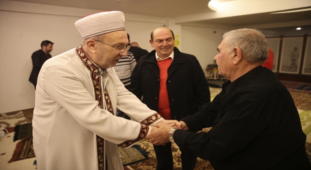 İlk teravih namazı kılındı