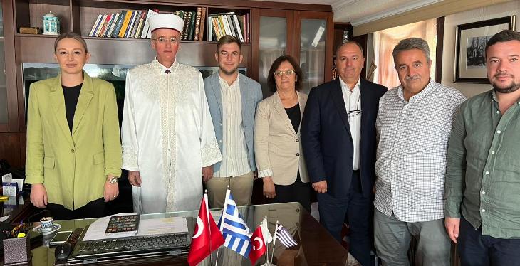 DEB Partisinden yeni seçilen müftü Mustafa Trampa'ya ziyaret