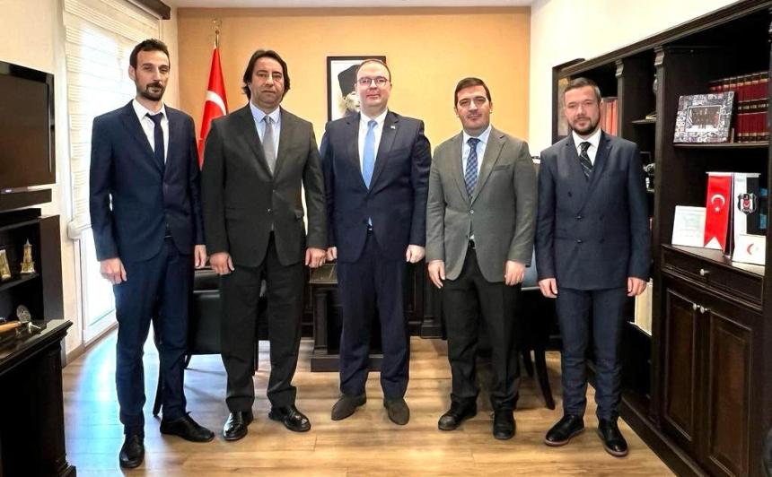 İskeçe Azınlık Ortaokulu – Lisesi Encümen Heyeti, Başkonsolos Aykut Ünal’ı ziyaret etti