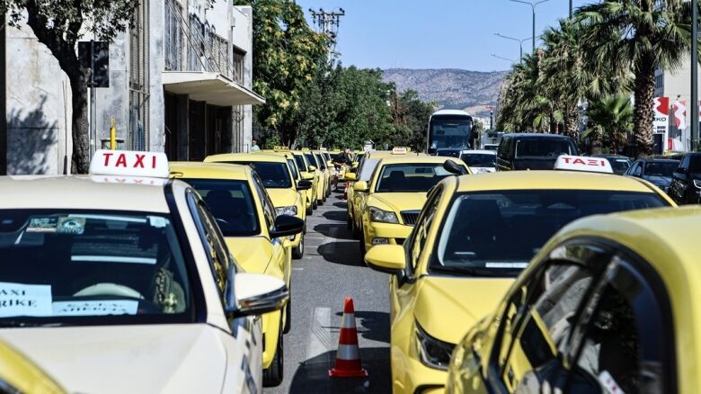 Taksiciler iş bırakma eylemi yaptı