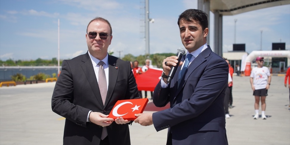 Selanik’teki Atatürk’ün evinden alınan toprak Başkonsolos Ünal tarafından törenle teslim edildi