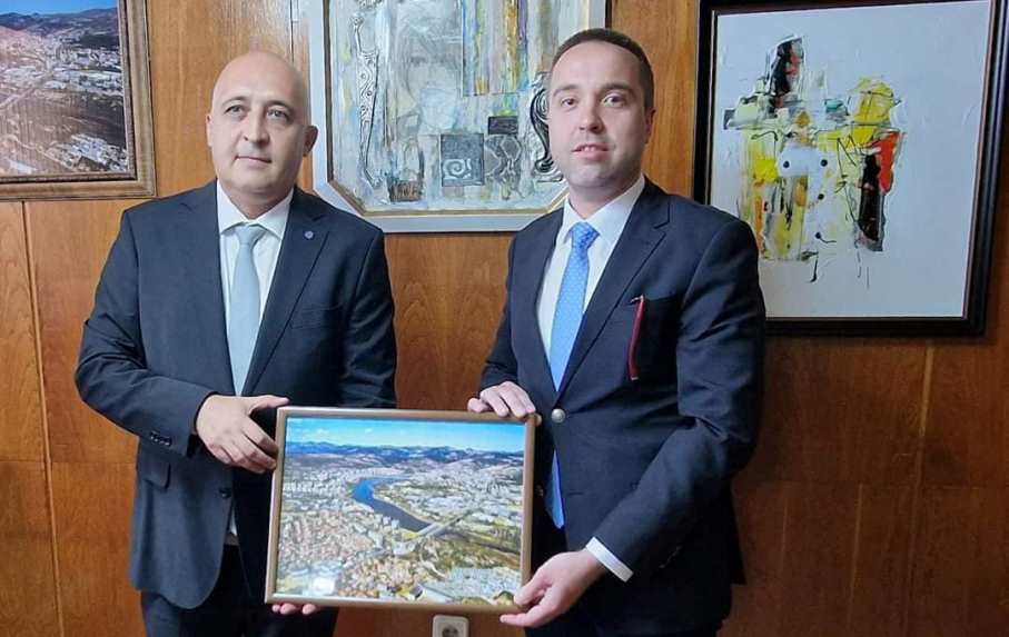 Erdem Hüseyin'den, Kırcaali Belediye Başkanı Erol Mümün’e ziyaret