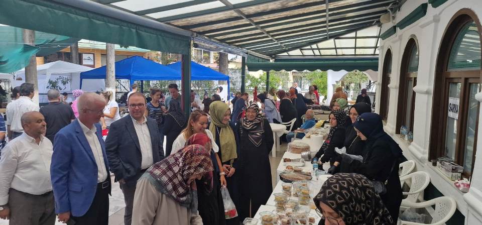 İskeçe’deki ‘Hayır Kermesi’ne yoğun ilgi