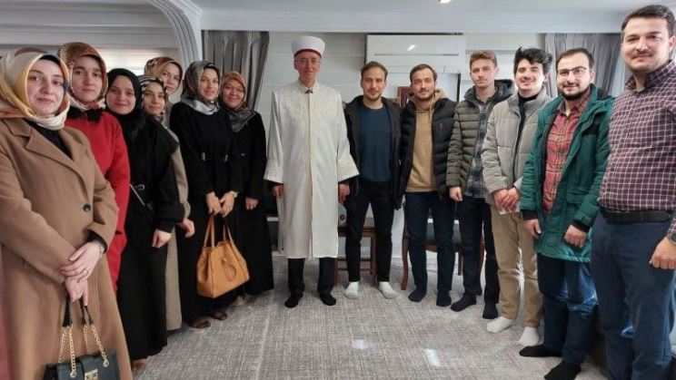 İskeçe’de kermeslerde toplanan yardımlar müftü Mustafa Trampa’ya teslim edildi