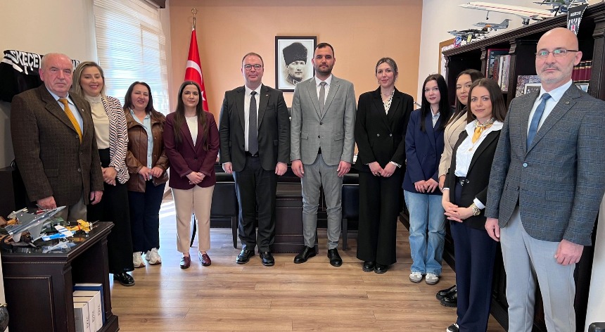 İskeçe Türk Birliği yeni yönetiminden Başkonsolos Aykut Ünal’a nezaket ziyareti