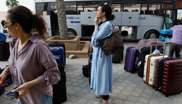 Yunanistan vatandaşları Gazze’den Mısır'a geçti