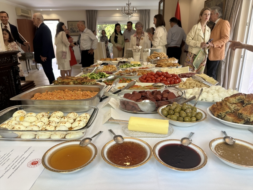 Atina'da geleneksel Türk kahvaltısı tanıtıldı