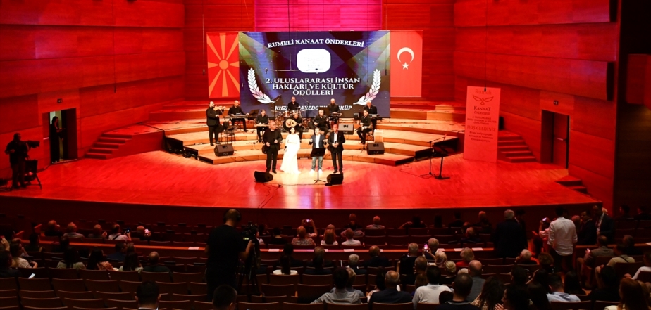 Üsküp'te "2. Uluslararası İnsan Hakları ve Kültür Ödülleri" töreni düzenlendi