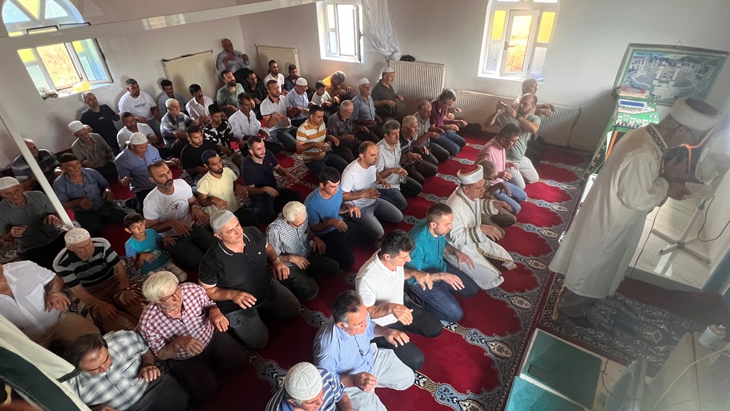 Sınırdere’de yağmur duası ve aşure hayrı yapıldı