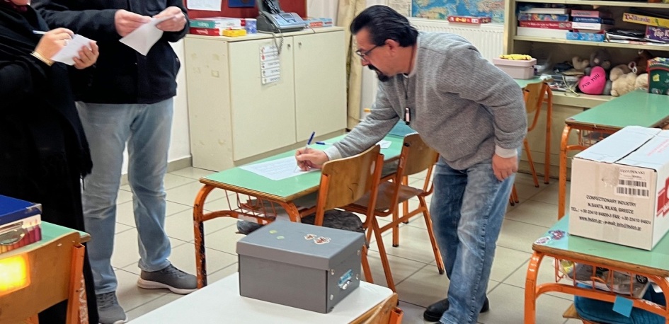 Azınlık okullarında encümen heyeti seçimleri için oy kullanma işlemi devam ediyor