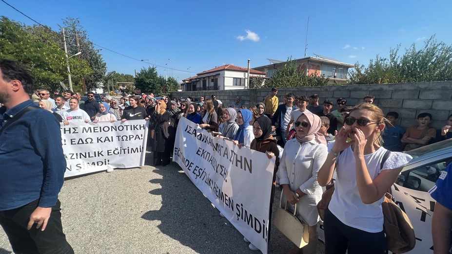 “Vardiyalı Eğitime Hayır” eylemi dokuzuncu gününde Gümülcine’de devam etti