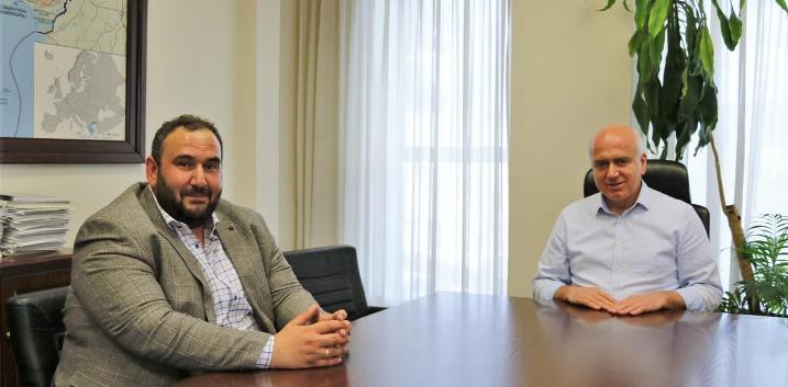 Eyalete yeni danışman