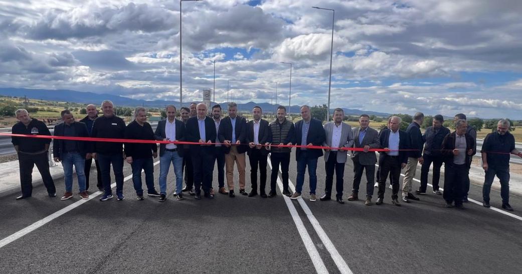 Menetler çayı köprüsü trafiğe açıldı