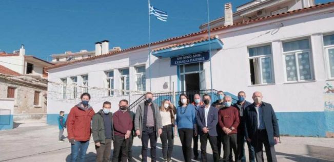 Eğitim Bakanı Kerameos Paşevik köyünü ziyaret etti