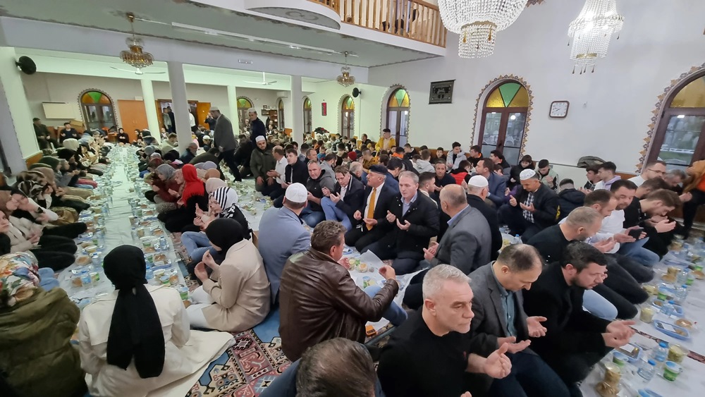 “Gençlik İftarları” programı Paşevik’te devam etti