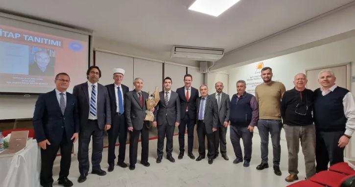 “Geçmişte Yazdıklarımdan Seçmeler” kitabı İskeçe’de tanıtıldı