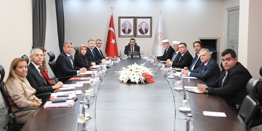 BTTADK üyelerinden Türkiye Milli Eğitim Bakanı Yusuf Tekin’e ziyaret
