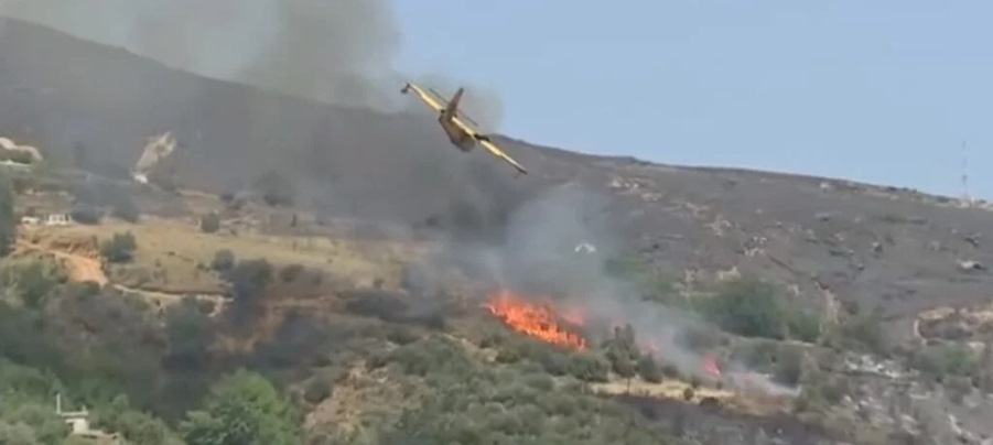 Canadair tipi yangın söndürme uçağı düştü