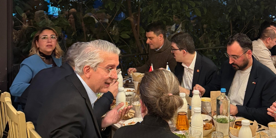 Atina’da Türk ve Yunan iş insanları iftar programında bir araya geldi
