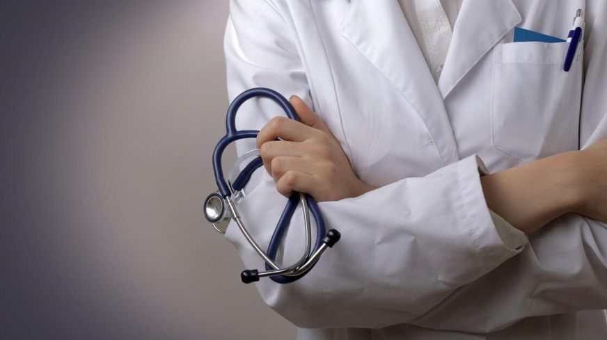 Yunanistan'da 2010'dan bu yana yaklaşık 20 bin doktor yurt dışına göç etti