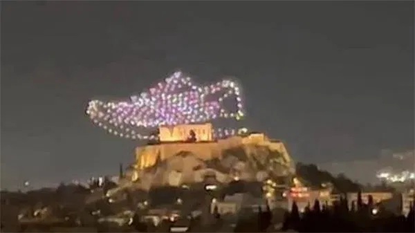 Akropolis Tapınağı üzerindeki ışıklı dron gösteri tepki çekti!