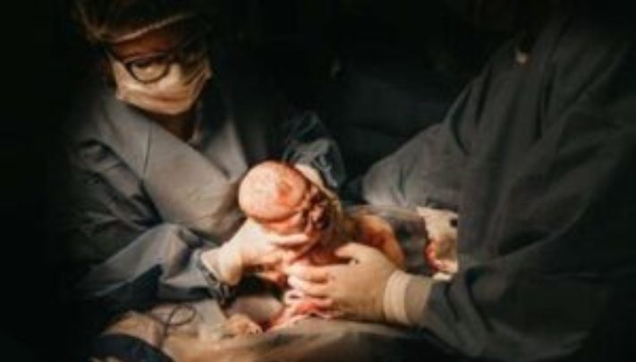 Ebelerin doğum yetkileri tartışma yarattı