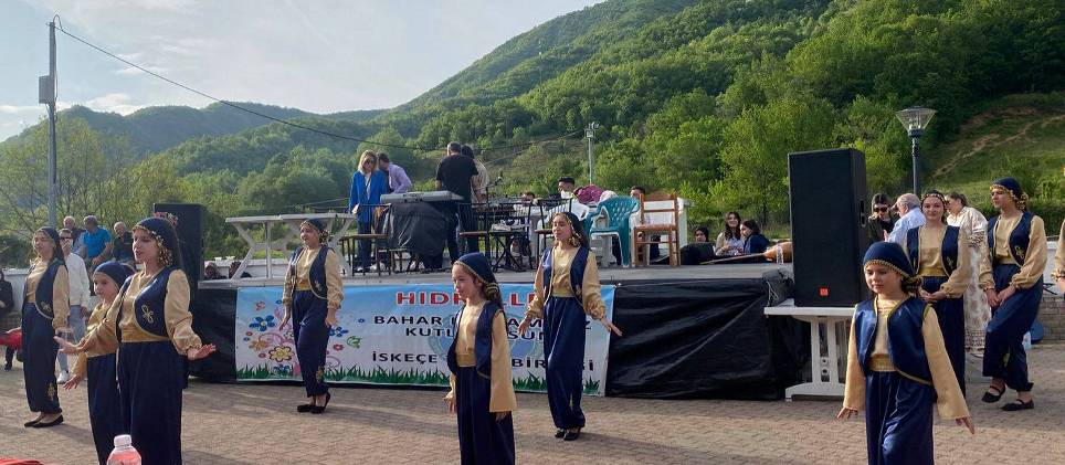Ilıca’da muhteşem Hıdırellez şenliği