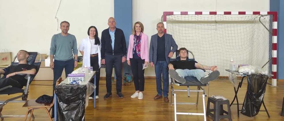 Celal Bayar Lisesi'ndeki kan bağışına yoğun ilgi