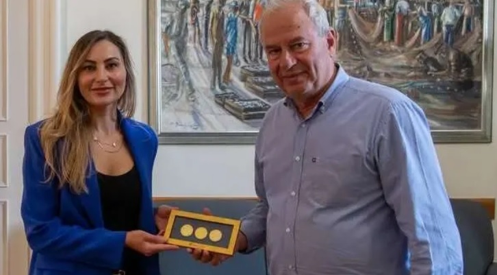 Ticaret Ataşesi Dr. Gülcan İren’den Kavala Belediye Başkanına ziyaret