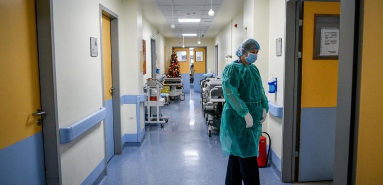 “Aşının DNA'yı değiştirdiğine inanan doktorlara kim güvenir?”