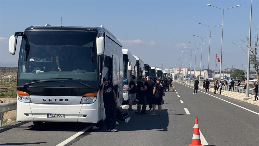 PAOK taraftarları Galatasaray maçı için Türkiye'ye gitti
