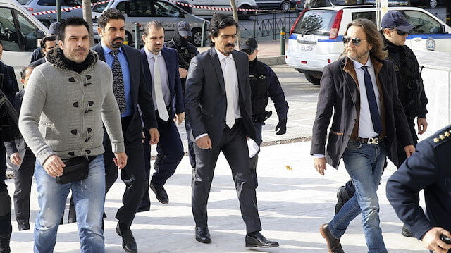 Yunanistan 8 FETÖ üyesi askeri başka ülkelere kaçırdı