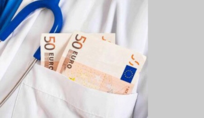 Kalp cerrahı 5.000 euro rüşvetle gözaltına alındı