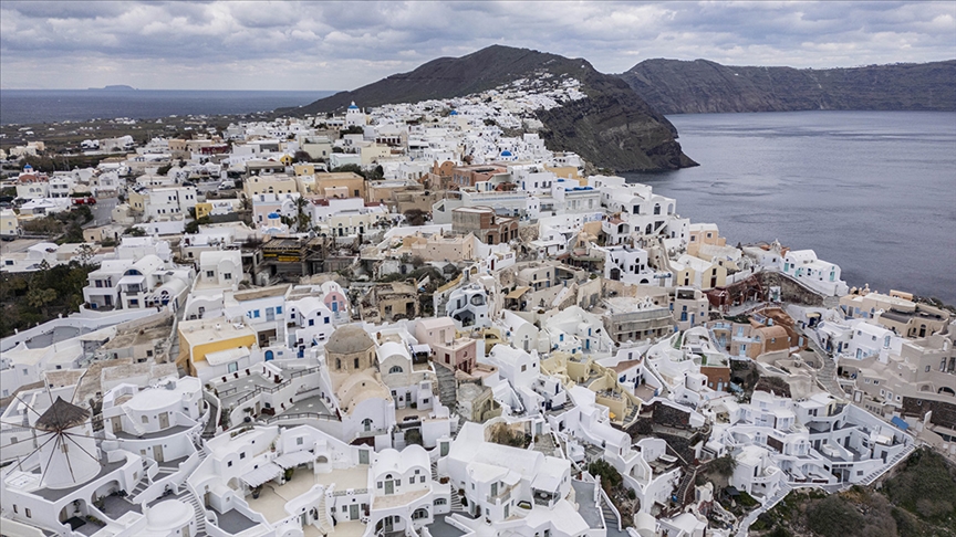 Santorini Adası'nda olası depreme karşı sivil koruma tedbirleri uygulanacak