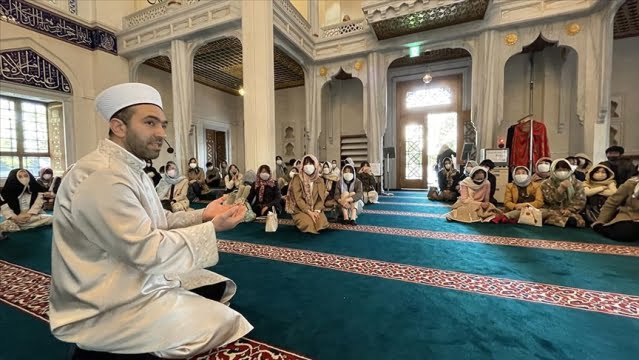 Müslümanlar, ramazan coşkusunu Tokyo Camisi'nde yaşıyor