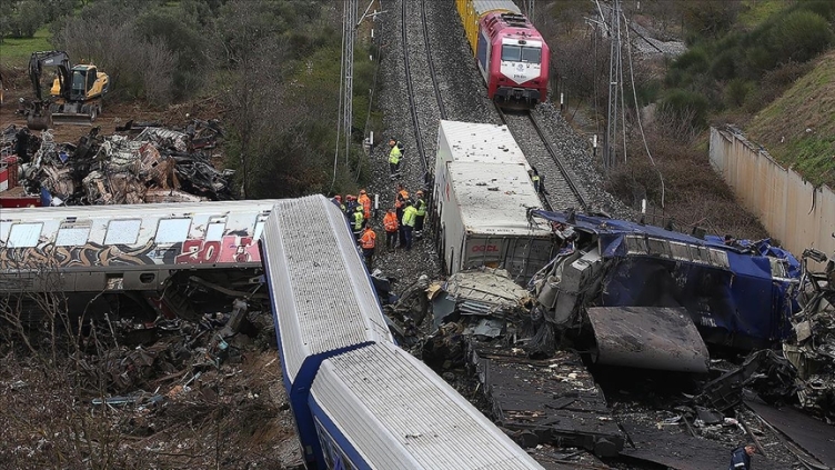 Tren kazasında ölenlerin sayısı 57’ye yükseldi