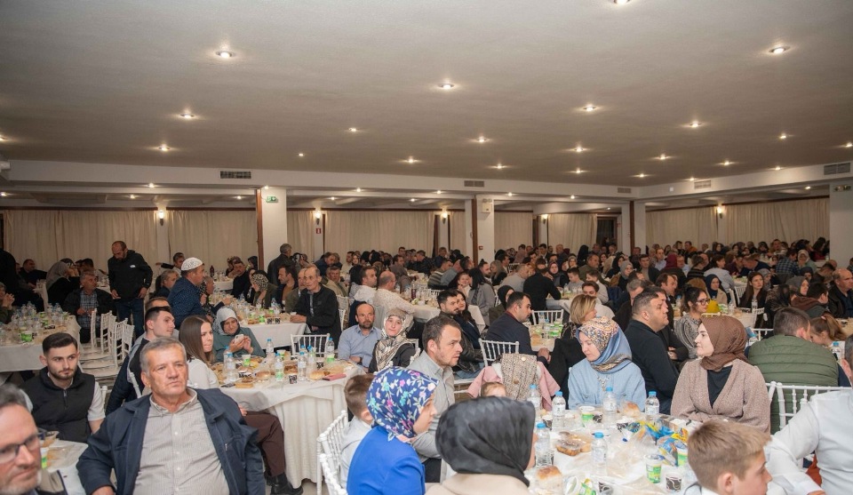Erdem Hüseyin tüm BİRLİK listesi üyelerine iftar yemeği verdi
