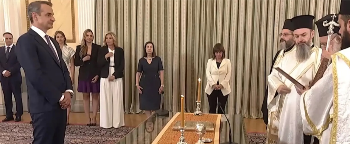 Başbakan Miçotakis yemin ederek göreve başladı