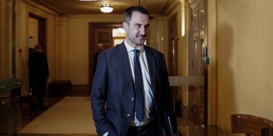 SİRİZA’dan ayrılan milletvekilleri, Aleksis Haricis başkanlığında Meclis Grubu kurdular
