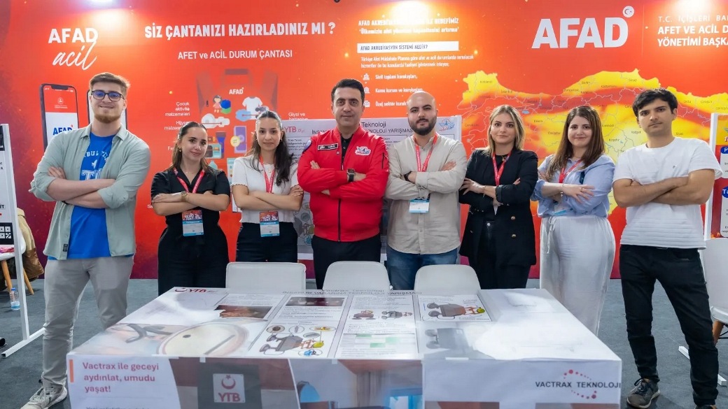 Yurt dışından gençler ve uluslararası öğrenciler YTB ev sahipliğinde Teknofest’te katıldı