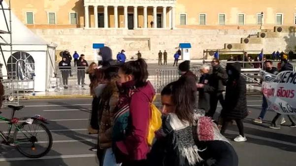Irkçılık ve savaş karşıtı eylem yapıldı