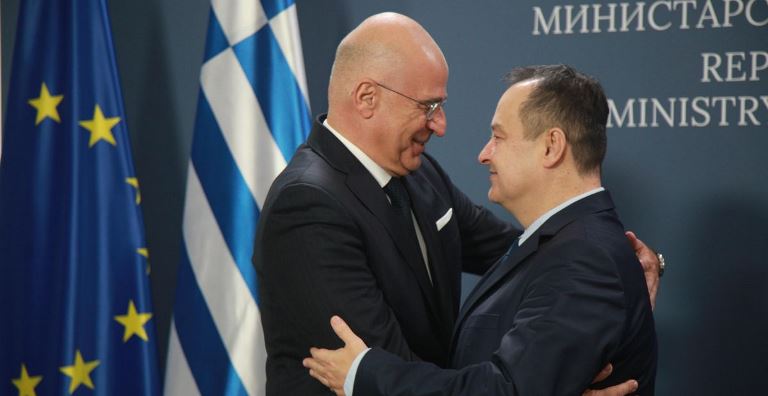 Dışişleri Bakanı Dendias, Sırp mevkidaşı Dacic ile görüştü