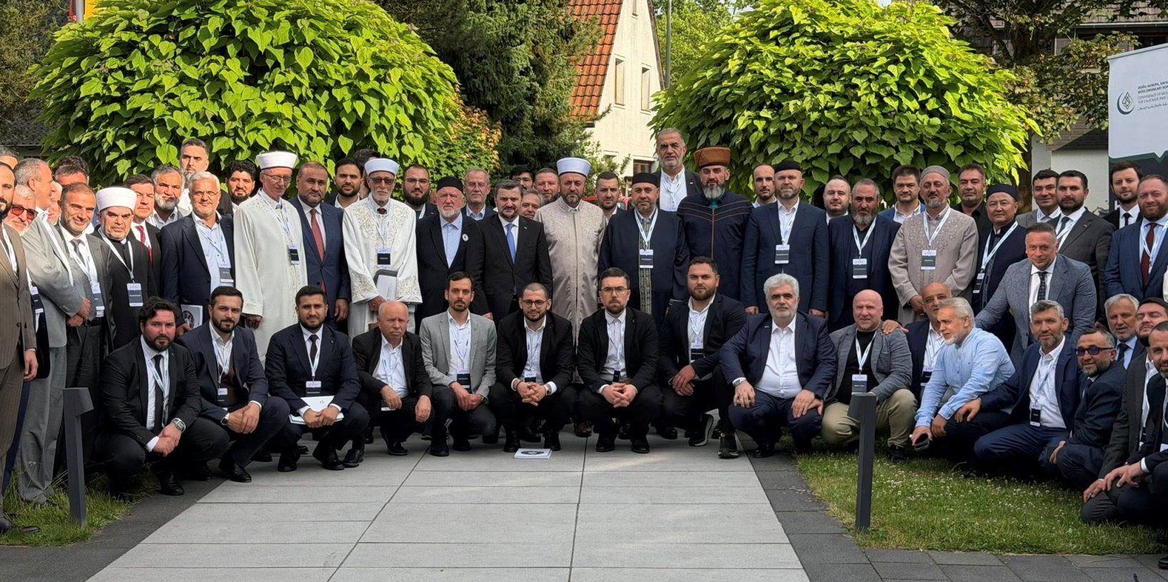 İskeçe Müftüsü Trampa ve Gümülcine Müftüsü Şerif, Köln’deki Uluslararası Müslümanlar Konferansı’na katıldı