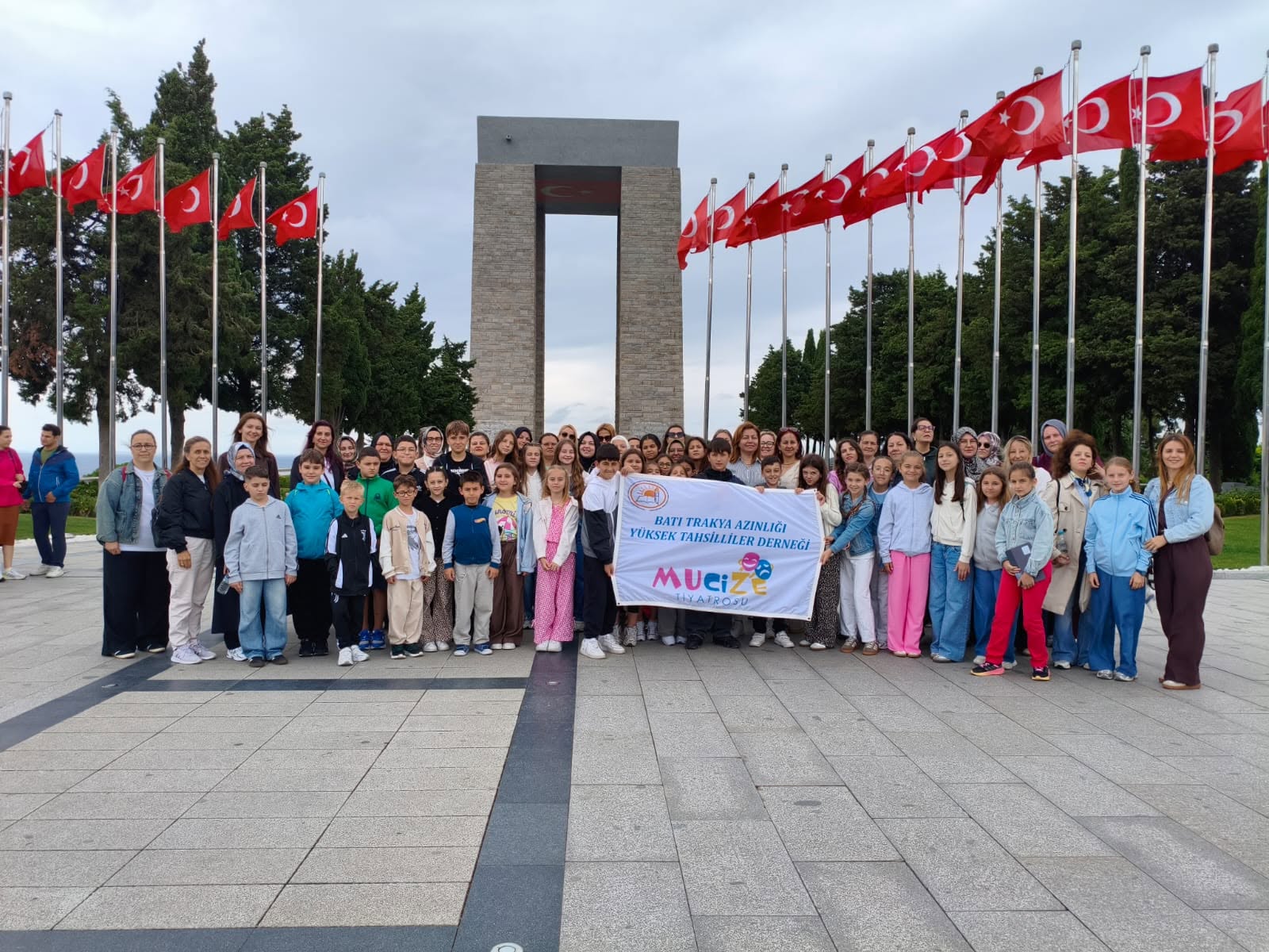 BTAYTD Mucize Tiyatrosu’ndan Çanakkale’ye anlamlı kültür gezisi