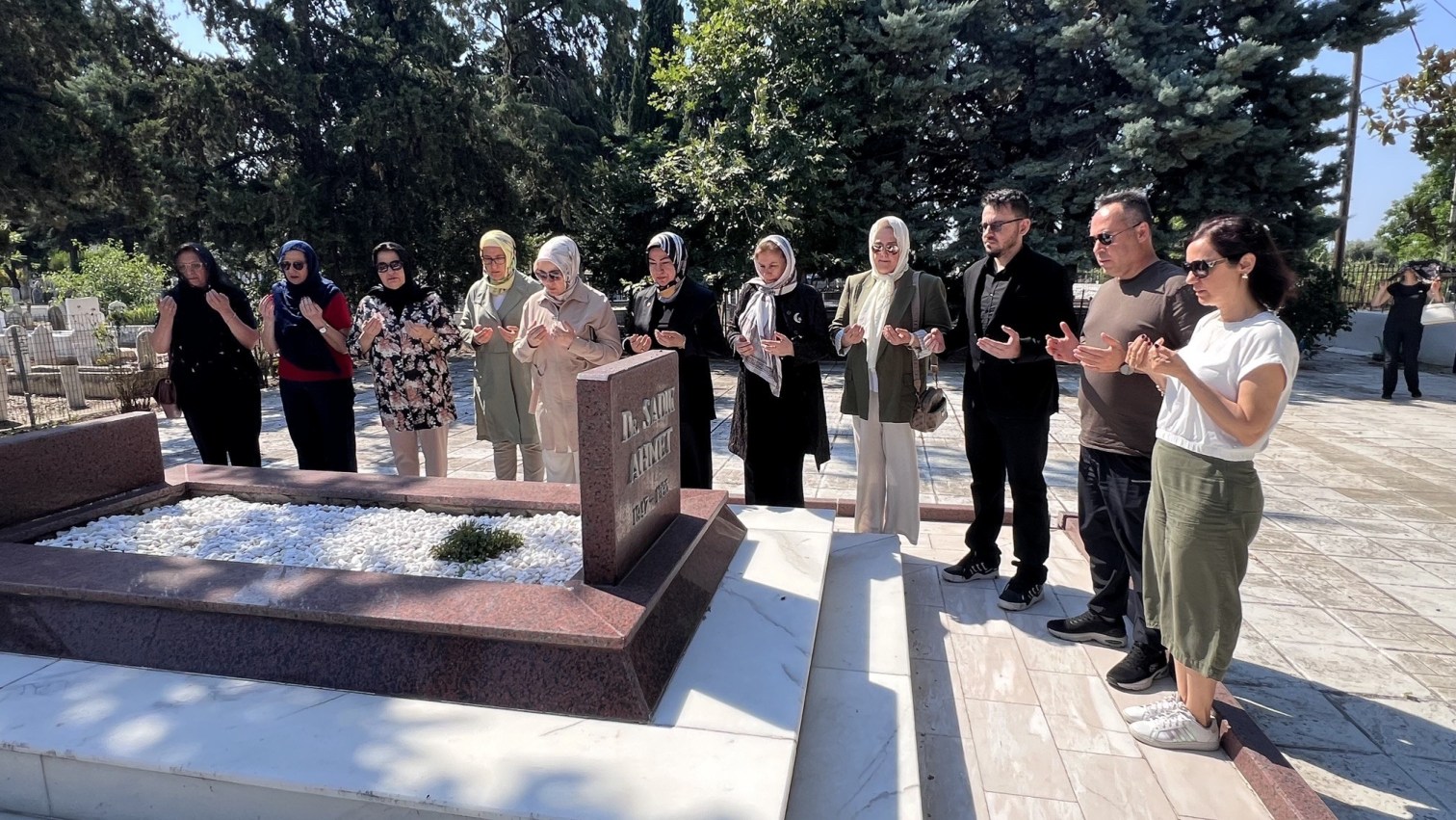 AK Parti Kadın Kolları heyeti Batı Trakya ziyaretinin ikinci gününde Gümülcine’de temaslarda bulundu