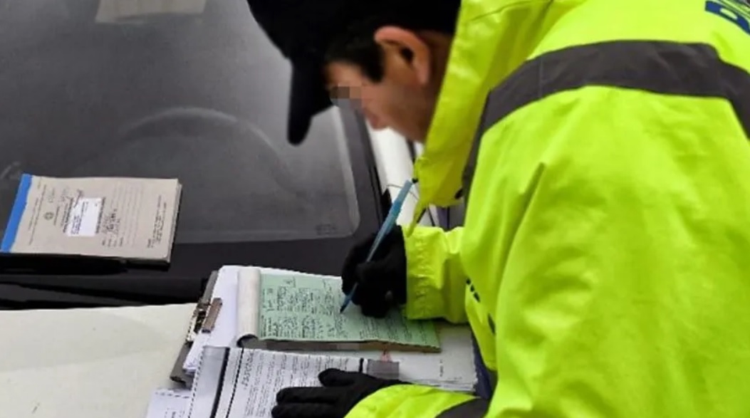 Trafik cezaları dijital döneme geçiyor: Kağıt ceza makbuzları tarihe karışıyor