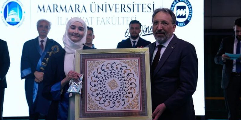 Gümülcineli Eslem Mehmet, Marmara Üniversitesi İlahiyat Fakültesi'ni birincilikle tamamladı